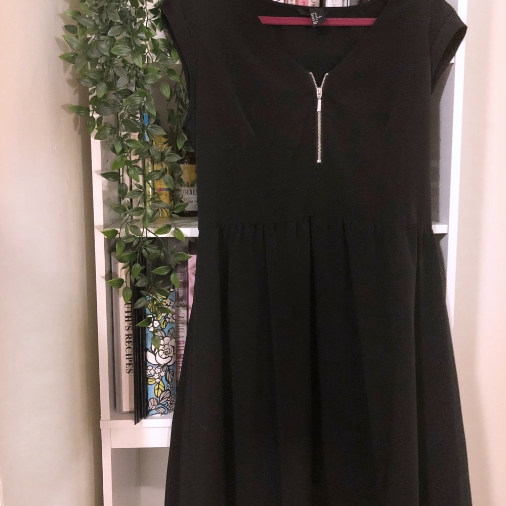 Black H&M Dress SZ 14 | Cute Zip-Up Dress